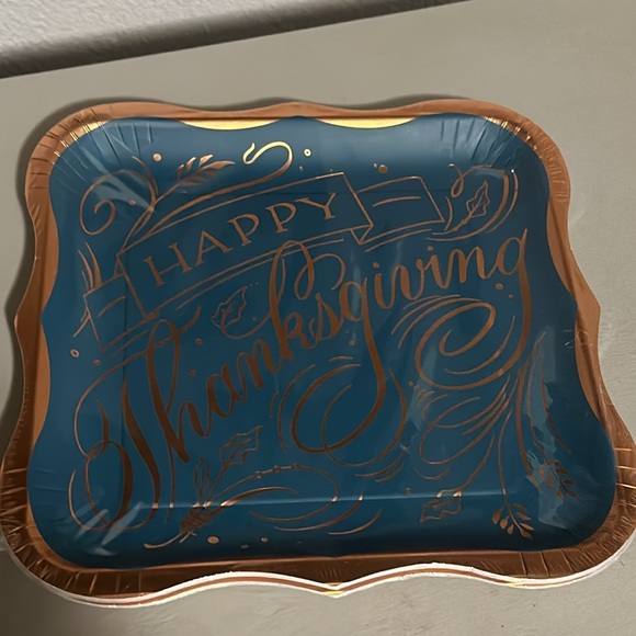 Thanksgiving Elegance Dinner Plates & Napkins - Picture 10 of 10